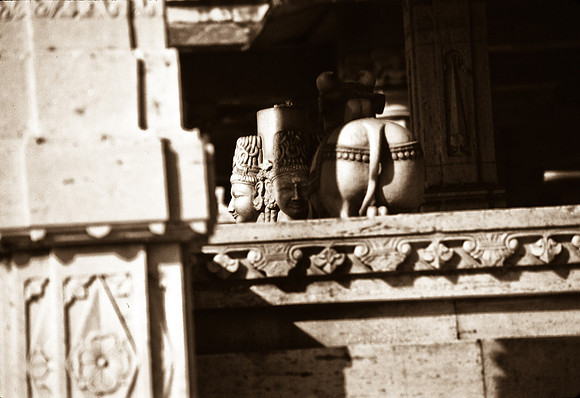 47278_SL_COLOR_INDIA_1987_8