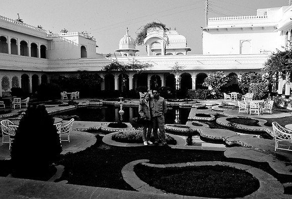 47273_SL_COLOR_INDIA_1987_18