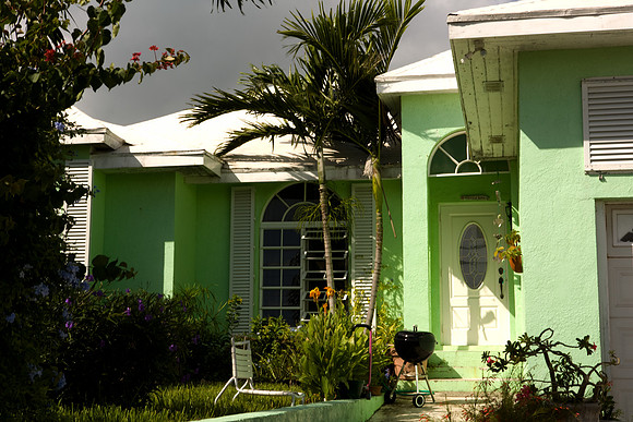 36171_DG_Color_USA_Ramora_Bay_Bahamas_Related_Group36170_DG_Color_USA_Harbour_Island_Bahamas_Related