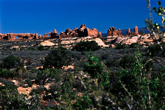06774_B10_SL_COLOR_SL_COLOR_NORTH&SOUTH_WINDOWS_ARCHES_NAT_PARK_UT_97_0505.jpg
