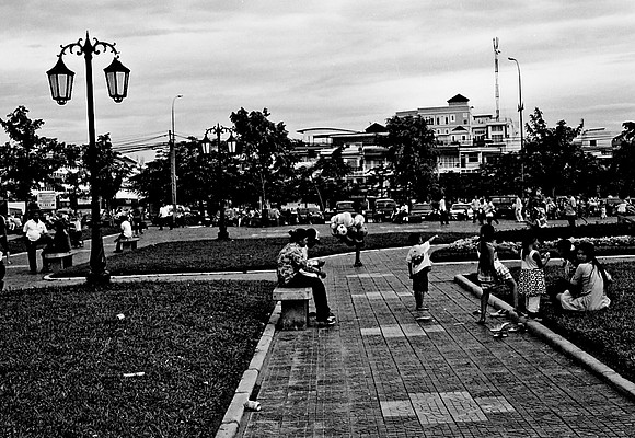 62437_2008_FM_BW_Cambodia_019