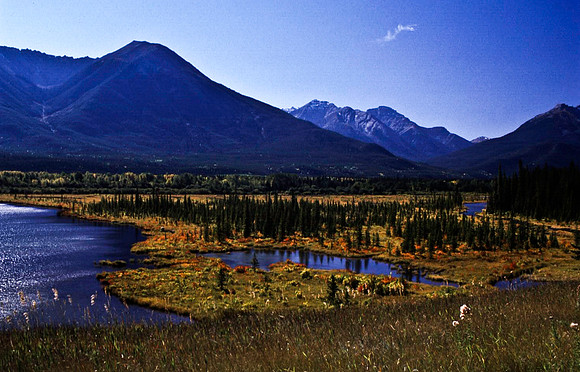 06838_B19_SL_COLOR_LAKE_LOUISE_TO_BANFF_BC_WS_97_04.jpg