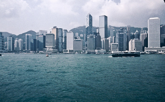 3773_SL_COLOR_AROUND_THE_WORLD_IN_8_MONTHS_APRIL_2000_6
