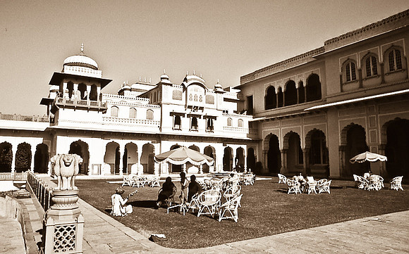 47303_SL_COLOR_INDIA_1987_6