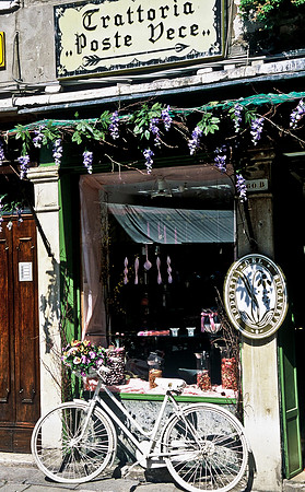 3779_SL_COLOR_AROUND_THE_WORLD_IN_8_MONTHS_APRIL_2000_16