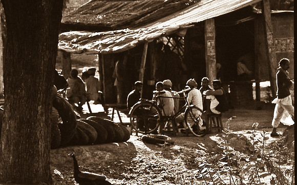 47284_SL_COLOR_INDIA_1987_19