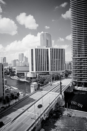 4923_DG_Miami_River_Brickel_Miami_FL_2010_ZV4N0752