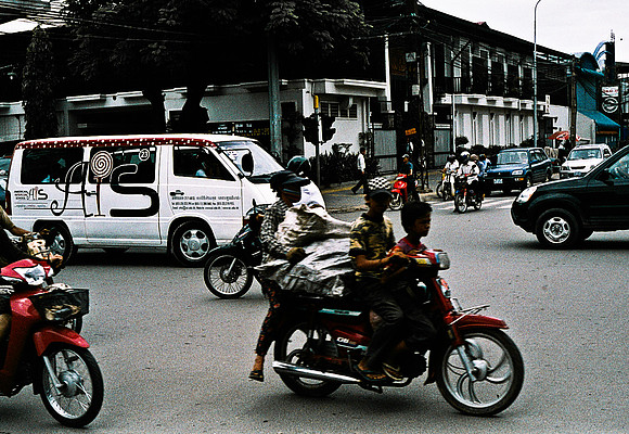 62440_2008_FM_Color_Cambodia_014