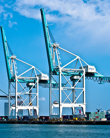 85493_ZV4N7134_Miami_FL_20070818_Port