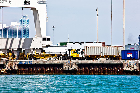 2702_DG_Port_MiamI_FL_5L8Y2238