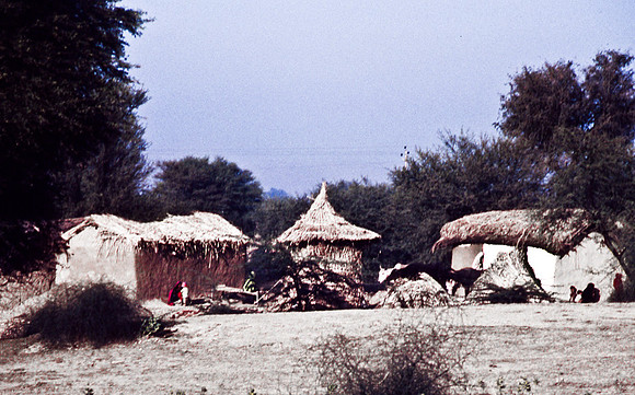 47300_SL_COLOR_INDIA_1987_10
