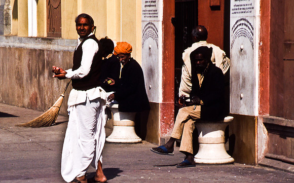 47305_SL_COLOR_INDIA_1987_17
