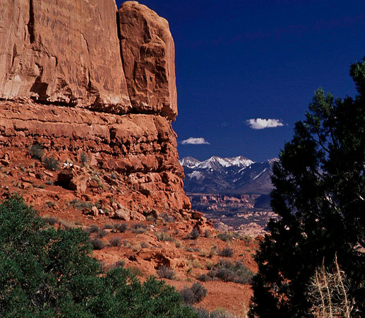 06768_B10_SL_COLOR_PARK_AVE_LASALLE_MTS_VIEWPOINT_ARCHES_NAT_PARK_UTAH_UT_97_0303.jpg
