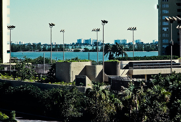 47364_B3_SL_COLOR_SURROUNDINGS_NE_97_05.jpg