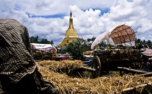 3487_SL_COLOR_AROUND_THE_WORLD_IN_8_MONTHS_APRIL_2000_6