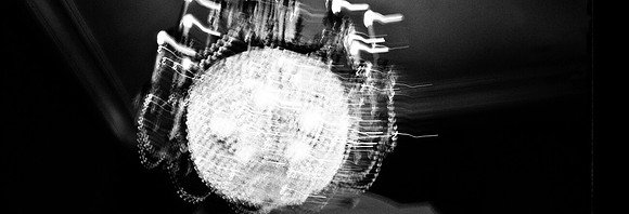 7675_B1_FM_BW_LIGHT_IN_MOTION_FL_04.tif