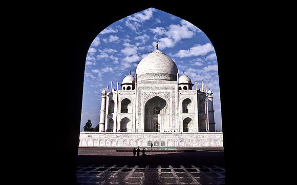 47270_SL_COLOR_INDIA_1987_11