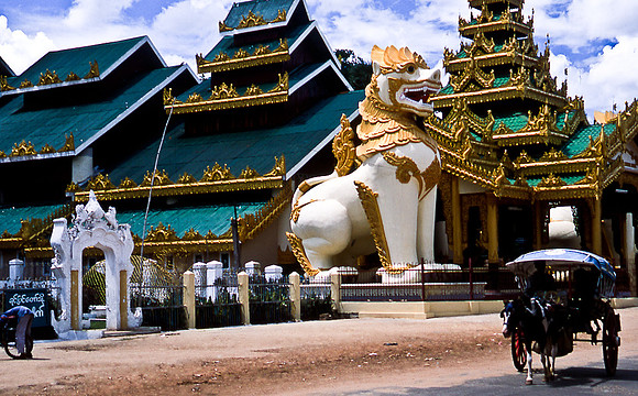 3490_SL_COLOR_AROUND_THE_WORLD_IN_8_MONTHS_APRIL_2000_5