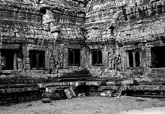 62456_2008_FM_BW_Temples_SlemReap_Cambodia_009