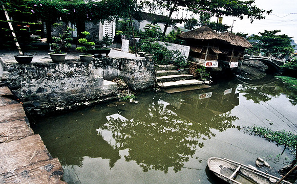 3863_SL_COLOR_AROUND_THE_WORLD_IN_8_MONTHS_APRIL_2000_18