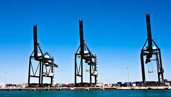 2905_DG_Miami_Port_Cranes_Cargo_Ship__FL_20090130_5L8Y0164