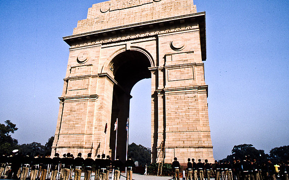 47303_SL_COLOR_INDIA_1987_19