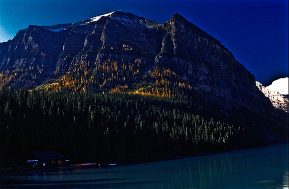 06820_B19_SL_COLOR_BANFF_NAT_PARK_LAKE_LOUIS_WS_97_15.jpg