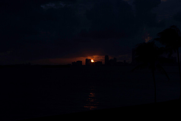 20071013_Miami_Sunset_Skyline_FL_ZV4N9074