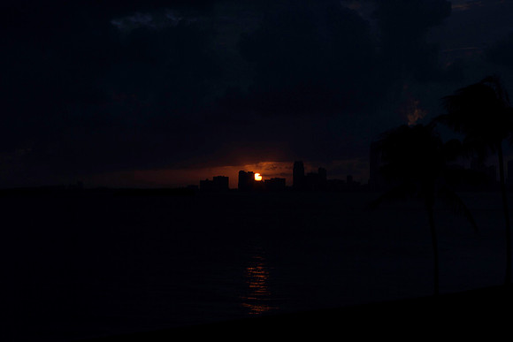 20071013_Miami_Sunset_Skyline_FL_ZV4N9075