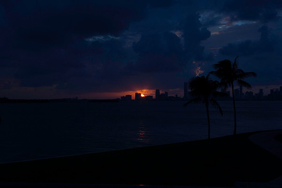 20071013_Miami_Sunset_Skyline_FL_ZV4N9077