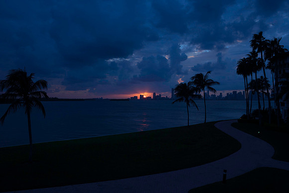 20071013_Miami_Sunset_Skyline_FL_ZV4N9079