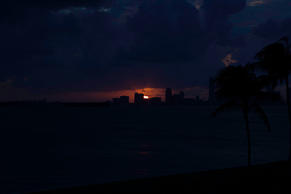 20071013_Miami_Sunset_Skyline_FL_ZV4N9082
