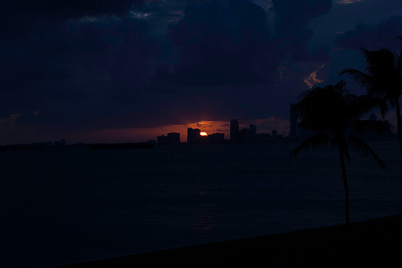 20071013_Miami_Sunset_Skyline_FL_ZV4N9084