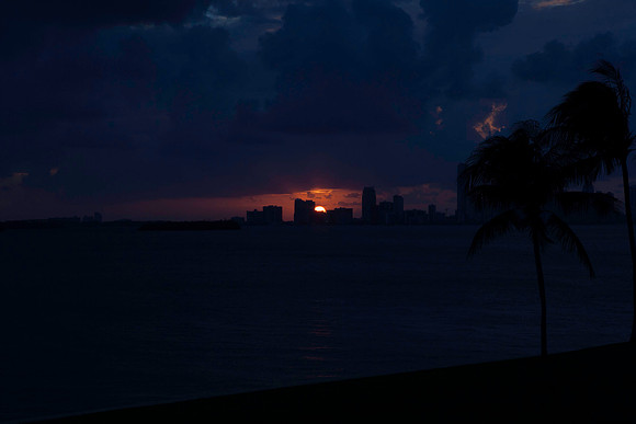 20071013_Miami_Sunset_Skyline_FL_ZV4N9087