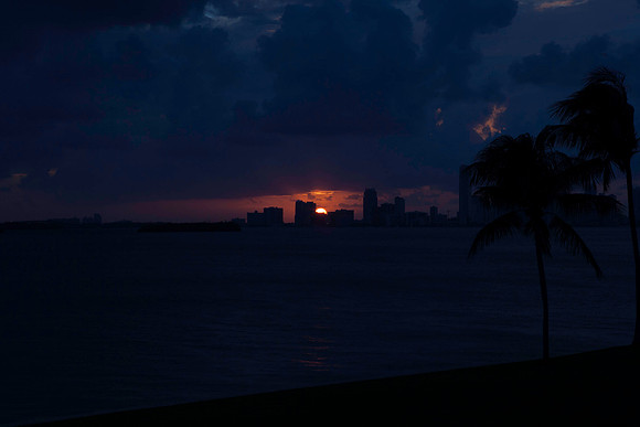 20071013_Miami_Sunset_Skyline_FL_ZV4N9088