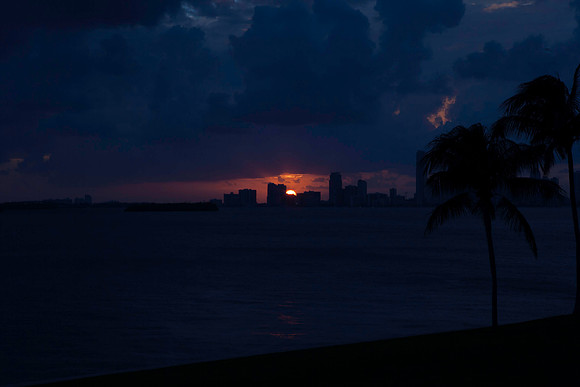 20071013_Miami_Sunset_Skyline_FL_ZV4N9091