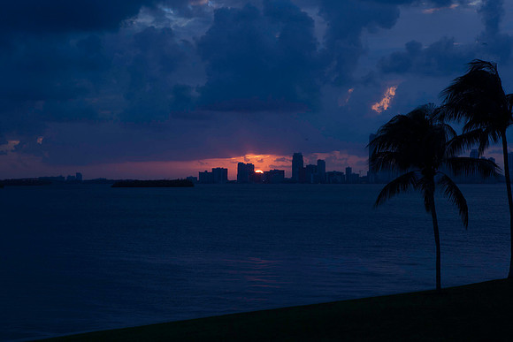 20071013_Miami_Sunset_Skyline_FL_ZV4N9096