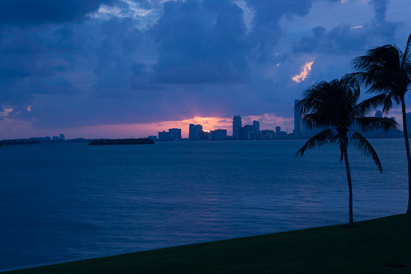 20071013_Miami_Sunset_Skyline_FL_ZV4N9101