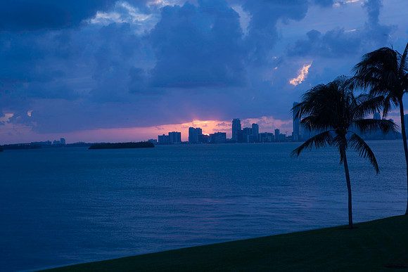 20071013_Miami_Sunset_Skyline_FL_ZV4N9102
