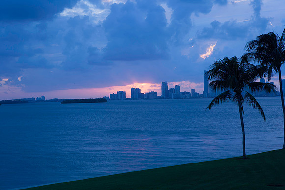 20071013_Miami_Sunset_Skyline_FL_ZV4N9104