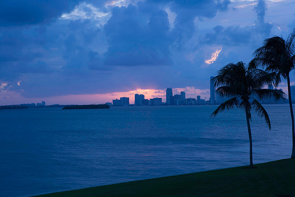 20071013_Miami_Sunset_Skyline_FL_ZV4N9106