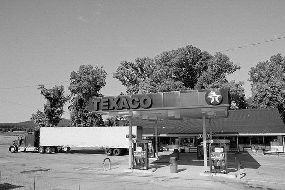 0014_DG_Pelham_Exit_127_TN_USA_2009_5L8Y0158