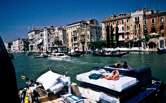 3814_SL_COLOR_AROUND_THE_WORLD_IN_8_MONTHS_APRIL_2000_2