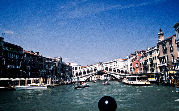 3818_SL_COLOR_AROUND_THE_WORLD_IN_8_MONTHS_APRIL_2000_16