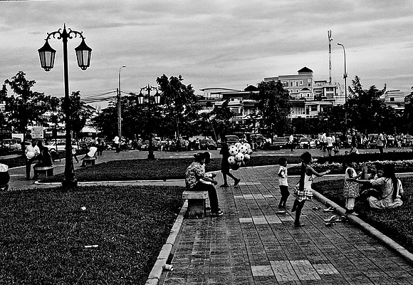 62437_2008_FM_BW_Cambodia_013