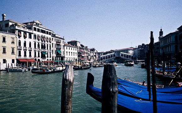 3816_SL_COLOR_AROUND_THE_WORLD_IN_8_MONTHS_APRIL_2000_11