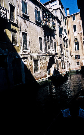 3821_SL_COLOR_AROUND_THE_WORLD_IN_8_MONTHS_APRIL_2000_3