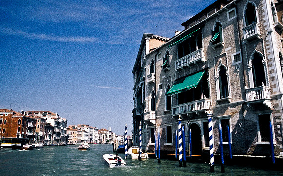 3818_SL_COLOR_AROUND_THE_WORLD_IN_8_MONTHS_APRIL_2000_3
