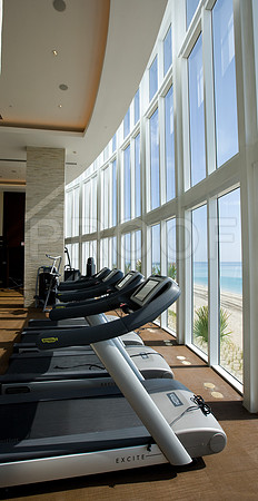36282_DG_Color_USA_Sunny_Isles_FL_Trump_BuildingZV4N0045