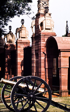 47299_SL_COLOR_INDIA_1987_18